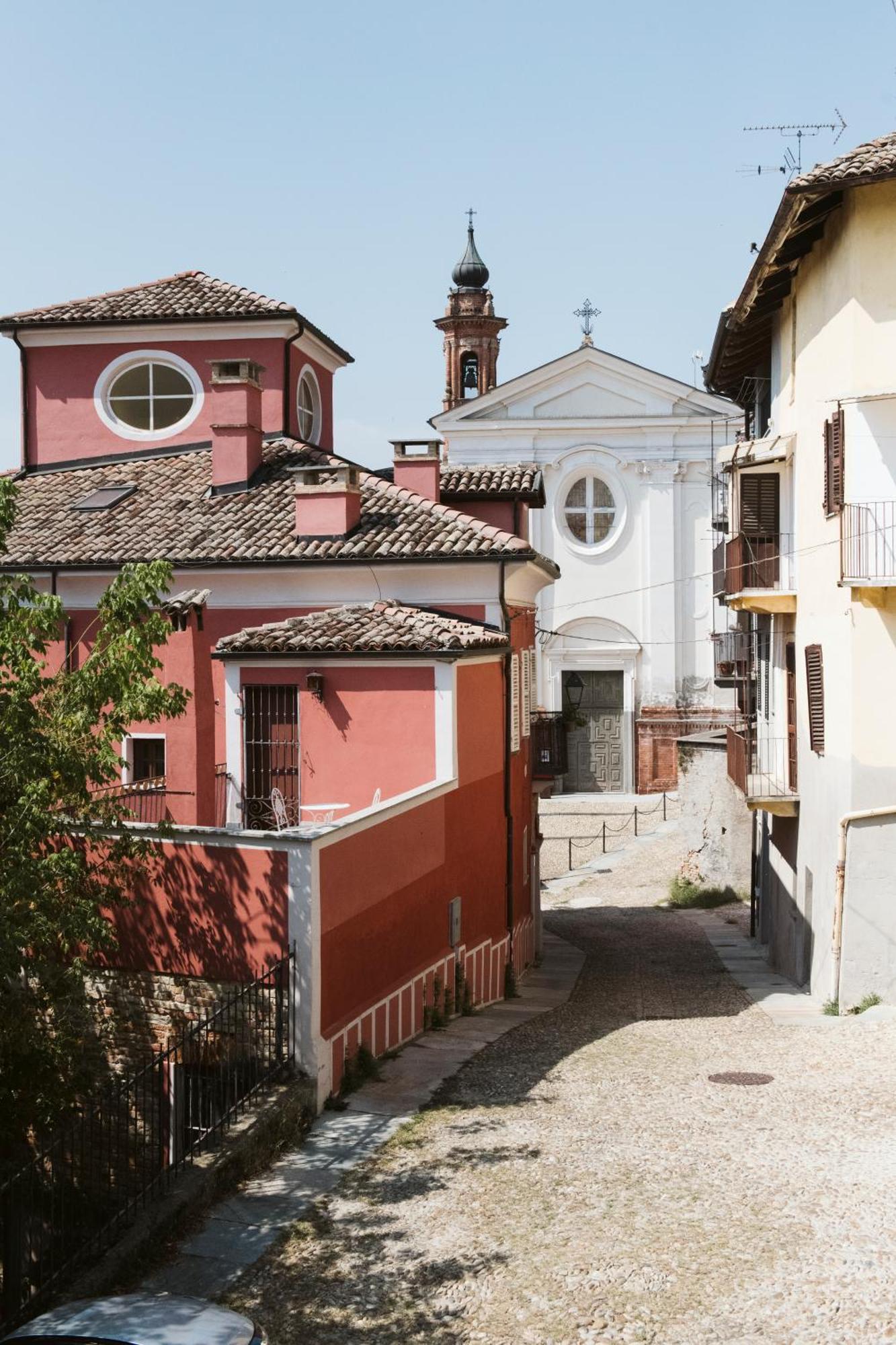 Vicolo Al Castello - Langhe E Monferrato Suites Costigliole d'Asti Exterior foto