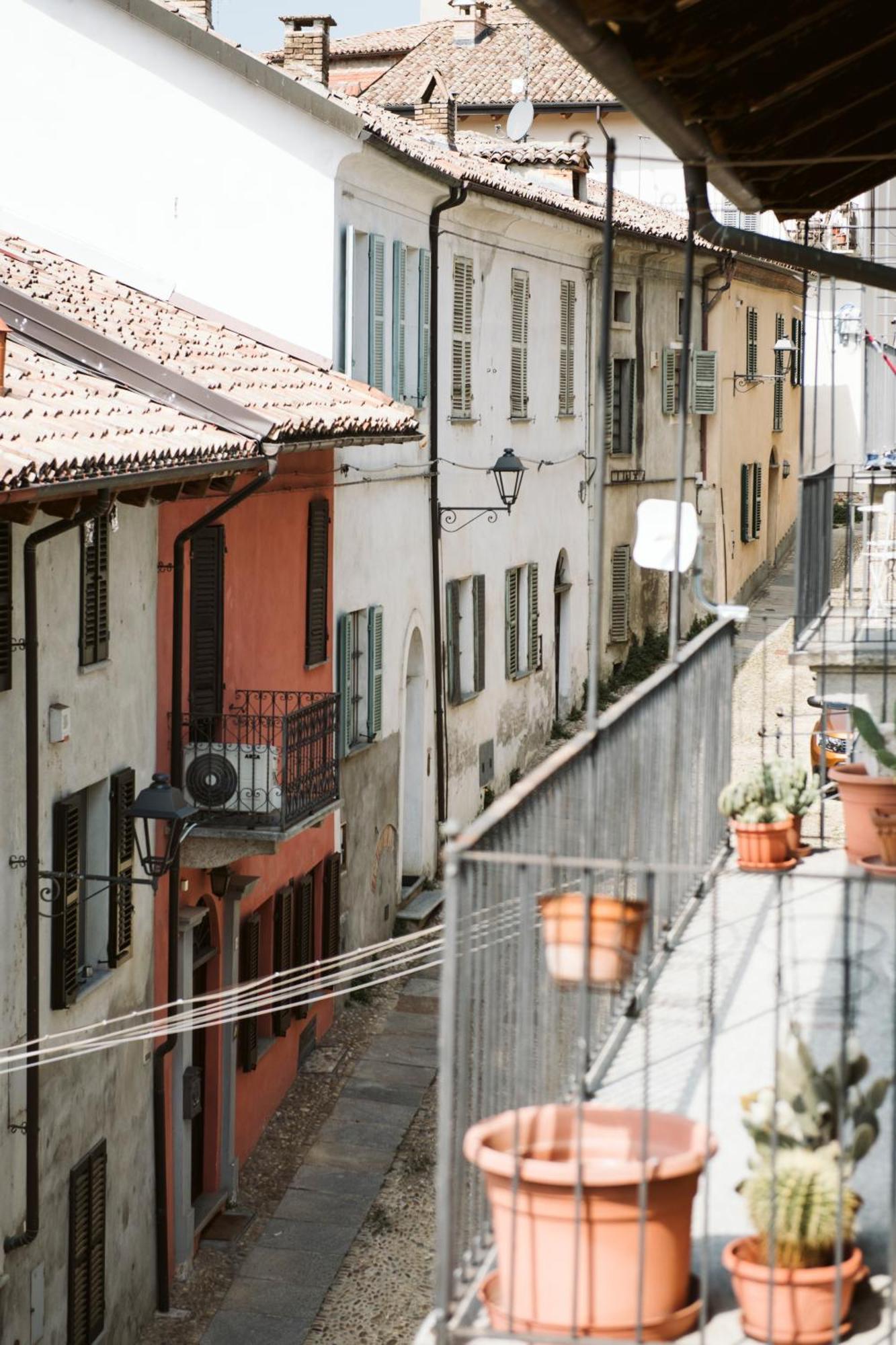 Vicolo Al Castello - Langhe E Monferrato Suites Costigliole d'Asti Exterior foto